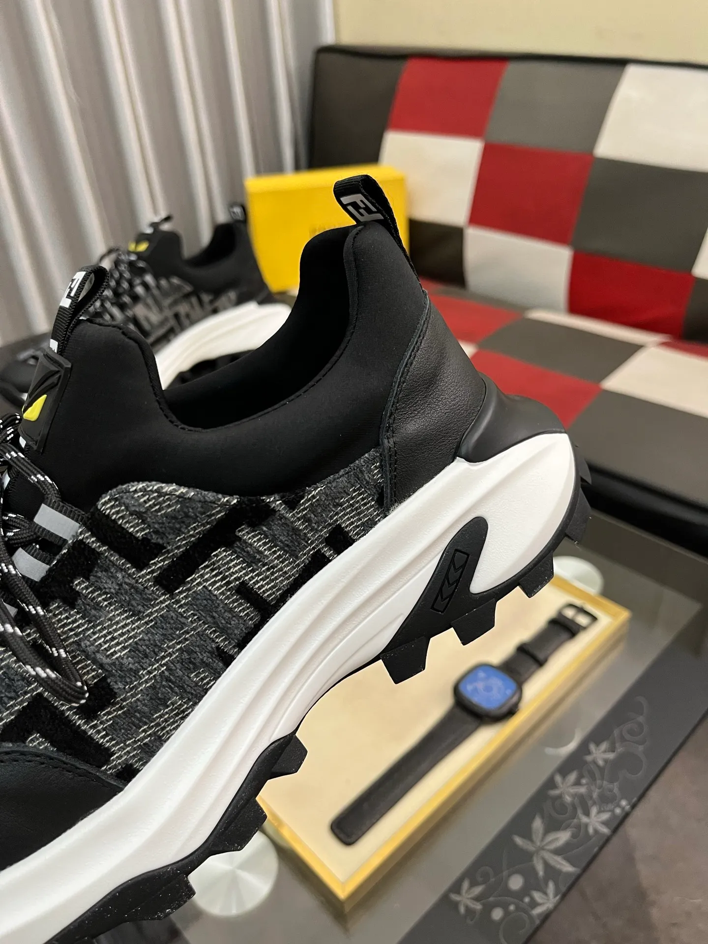 Men's Men's Shoes💰458⌚️⌚️[FENDI] Fendi's classic and comfortable men's, this complex sneaker is made of soft calfskin➕genuine leather lining➕original ultra-light rubber material with rough outsole. This unique light style is suitable for the casual and refined sensibility of this season. It is comfortable and natural on the feet. It is an everyday style for casual travel in autumn and winter! 38−443️⃣colors available